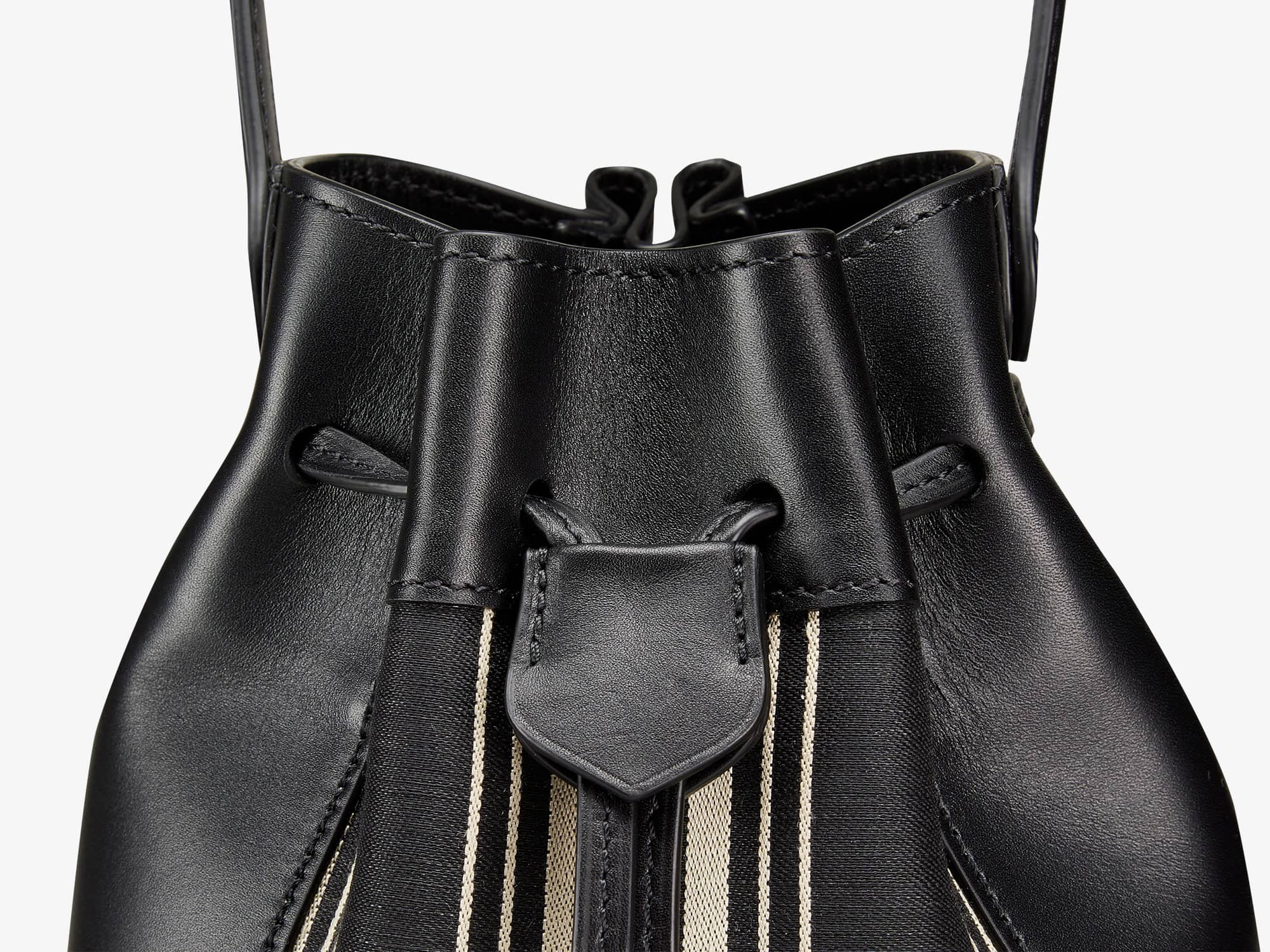 Pavilion Bucket
